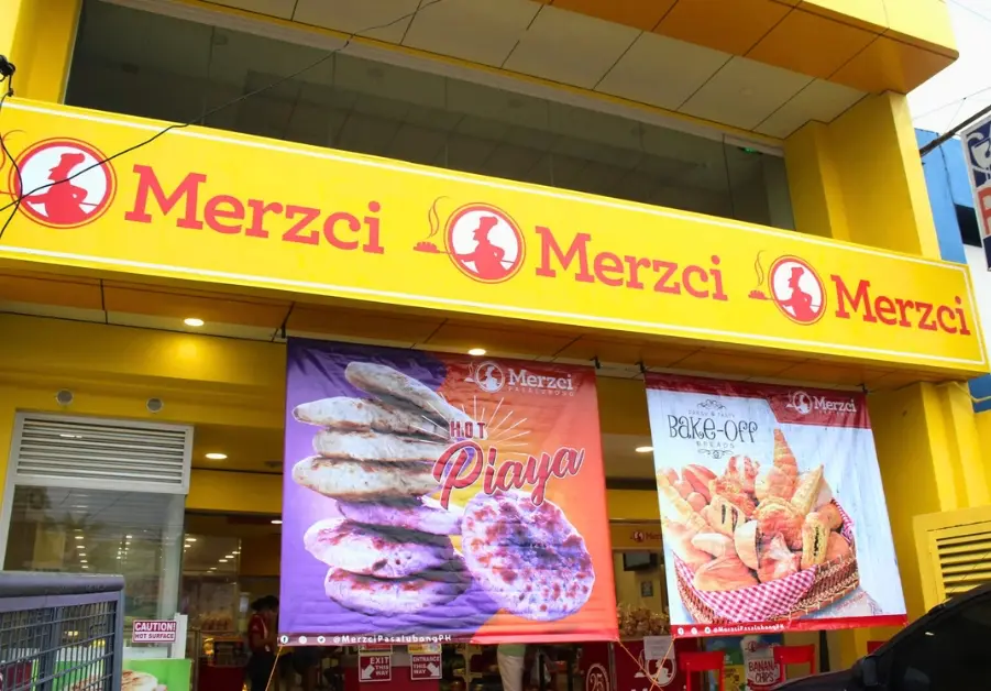 Merzci Pasalubong storefront, one of the most popular places for piaya and baked goods.