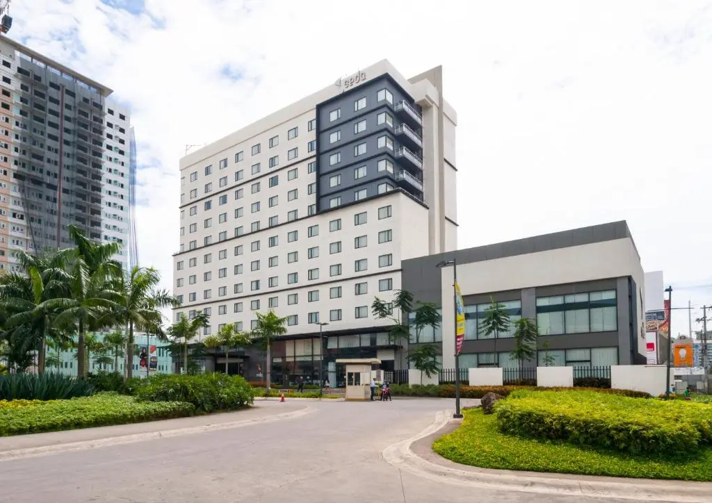 Exterior View of Seda Abreeza Hotel