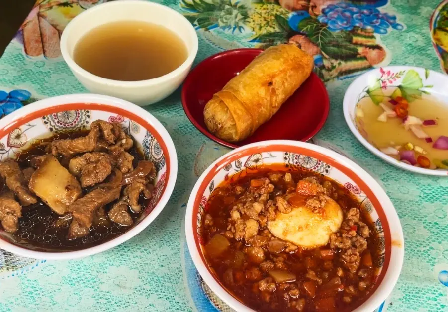 Cheap Eats in Quezon City: Affordable Restaurants and Meals Classic ulam set served at Nanai Vicky Carinderia in Quezon City