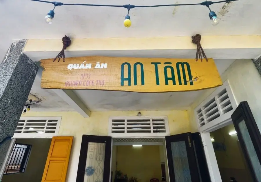 Entrance sign of Quán Ăn An Tâm restaurant in Hue