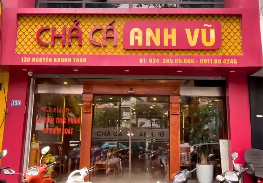 Front entrance of Chả Cá Anh Vũ restaurant on Nguyen Khanh Toan Street in Hanoi.