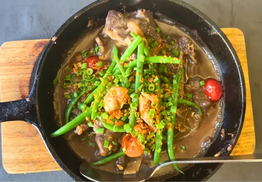Sizzling sinigang with green beans and garlic from Locavore Pasig.
